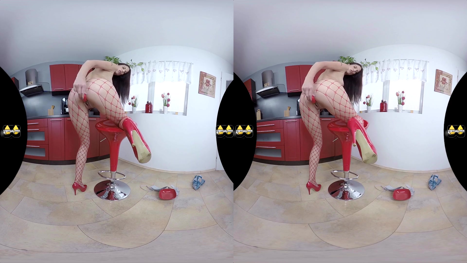 Ali Bordeaux in Three Times - VirtualPee