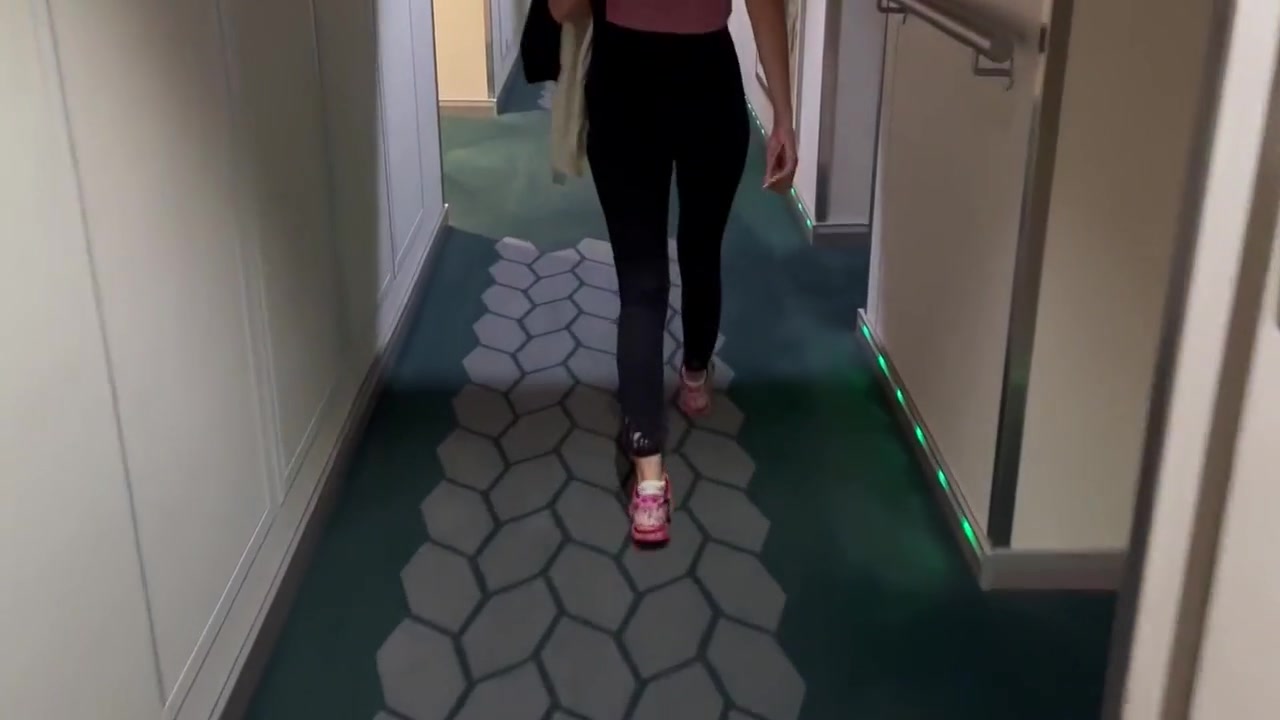 Lois Clark - I Like An Unknown Girl From The Cruise Ship Gym, I Go To Her Room To Fuck Her And She Gives Me A Blowjob Until I Finish Cumming 10 Min