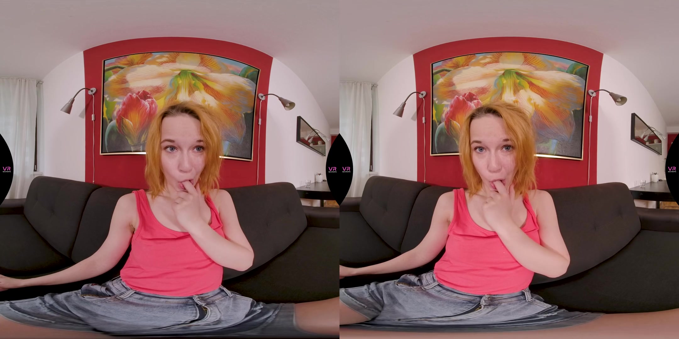 Hot teen 18+ Gets Off On The Couch