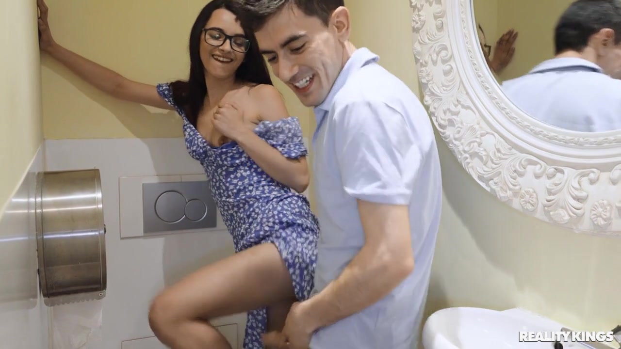 Risky Public Sex With My Girlfriend Video With Jordi El Nino Polla, Ohana Petite - RealityKings