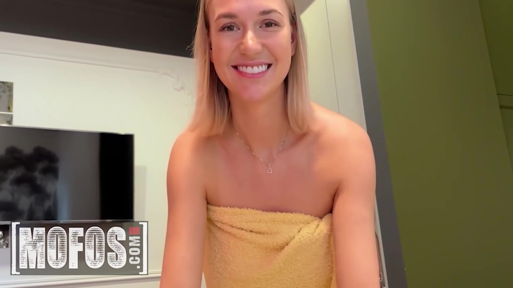 Melissa Gets Ready For Bed But First She Needs Her Asshole To Get Fucked By Her Bf To Get A Better 12 Min