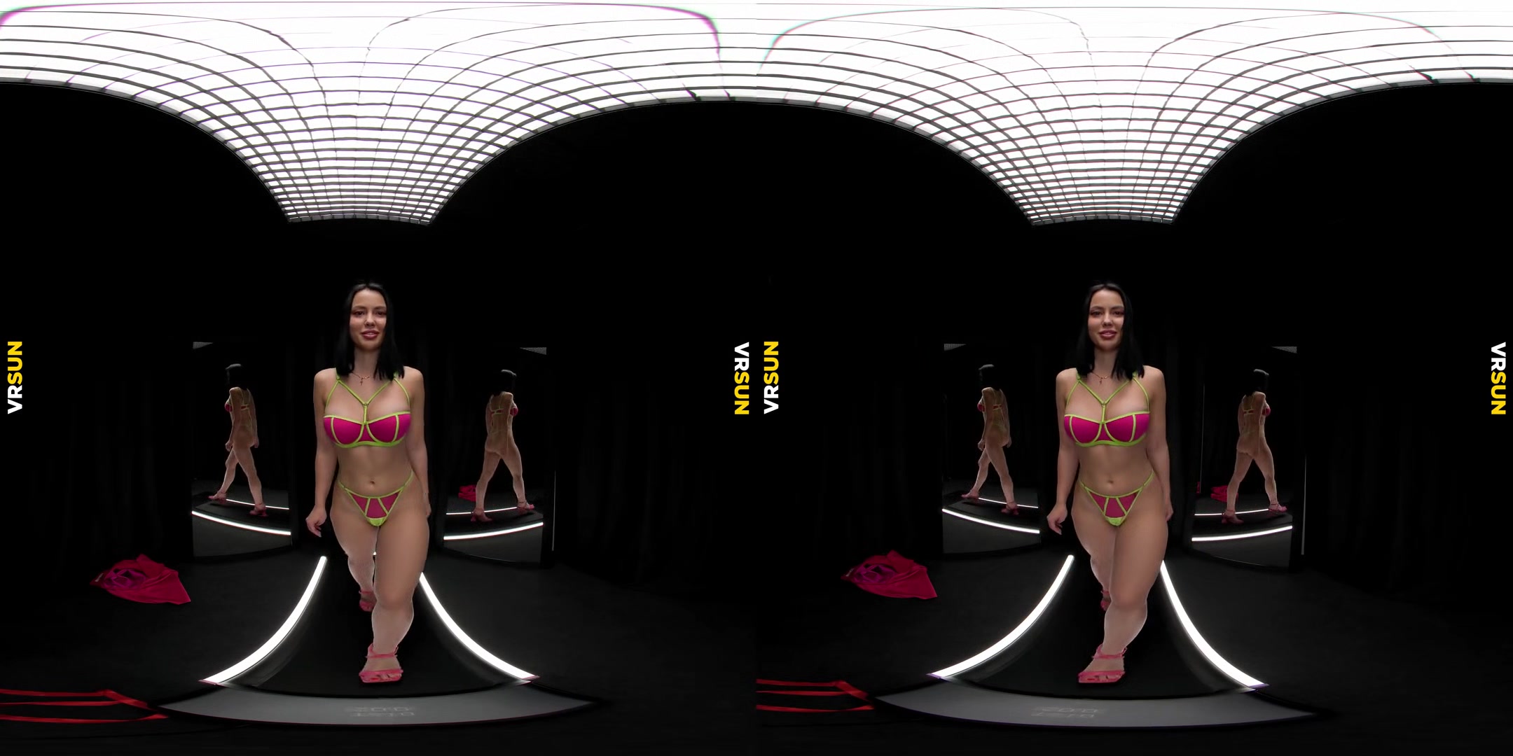 Pink Bomb On The Treadmill (With Slowmo)
