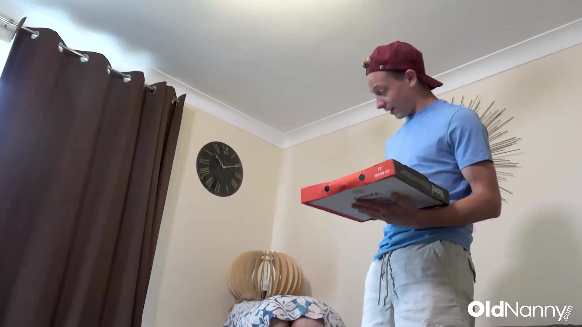 BBW Mature Takes Pizza Delivery Guy For Wild Ride On Couch