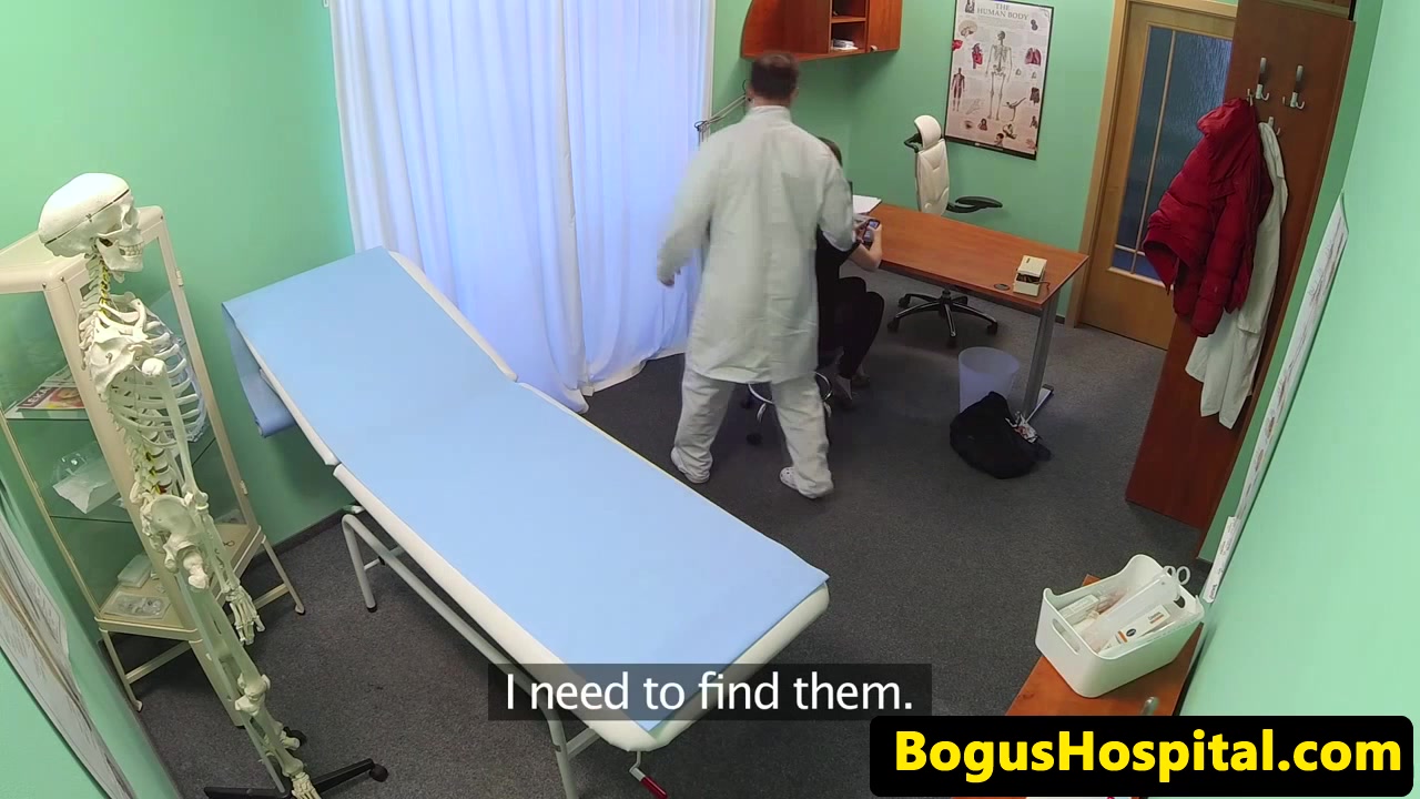 Euro babe pussylicked by the doctor