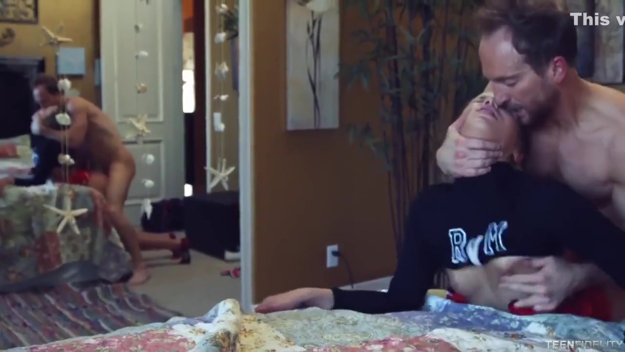 Cheerleader Gets Masterclass In Fucking