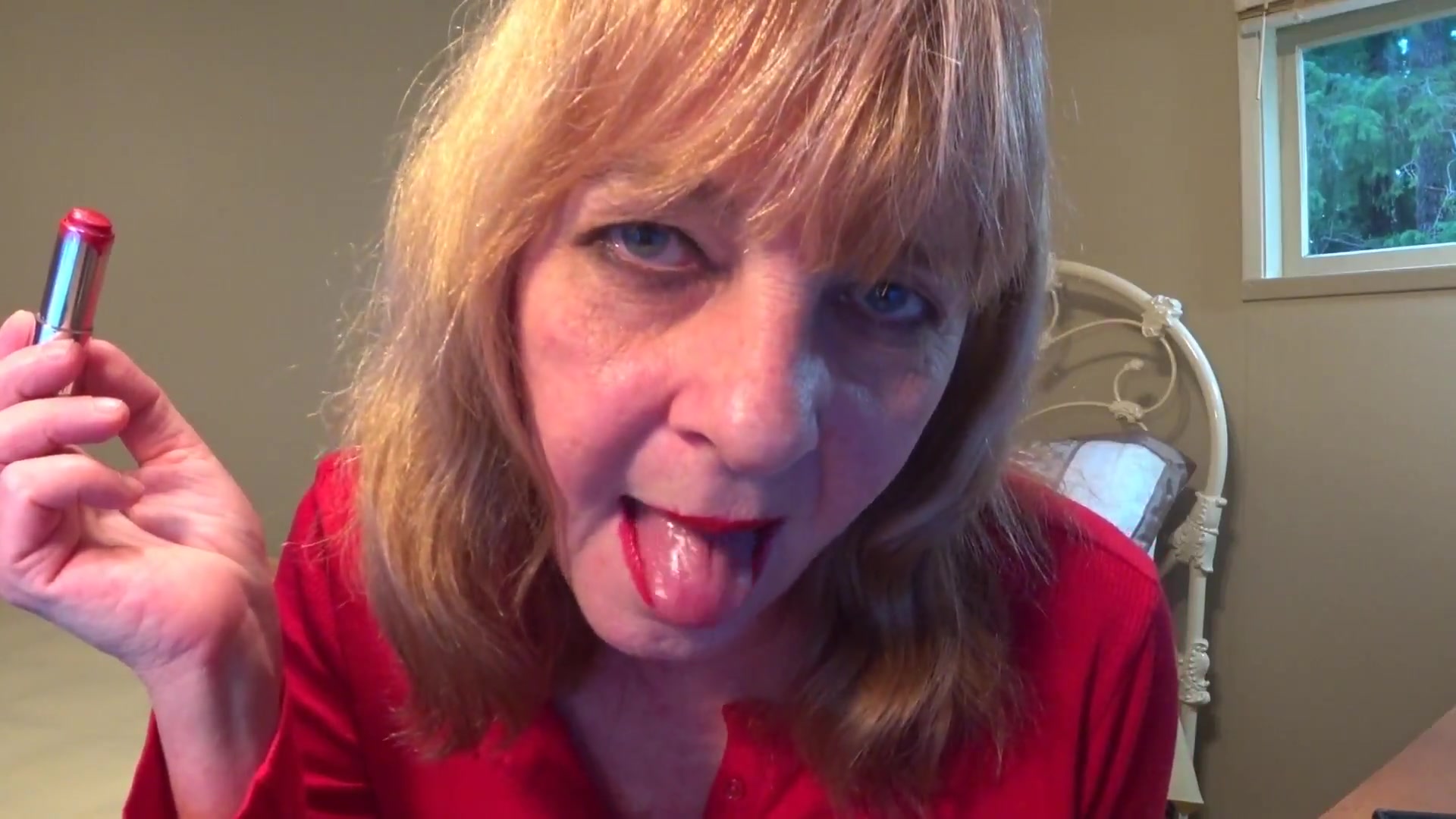 Sexy Mouth Tour With Red Hot Lips - TacAmateurs
