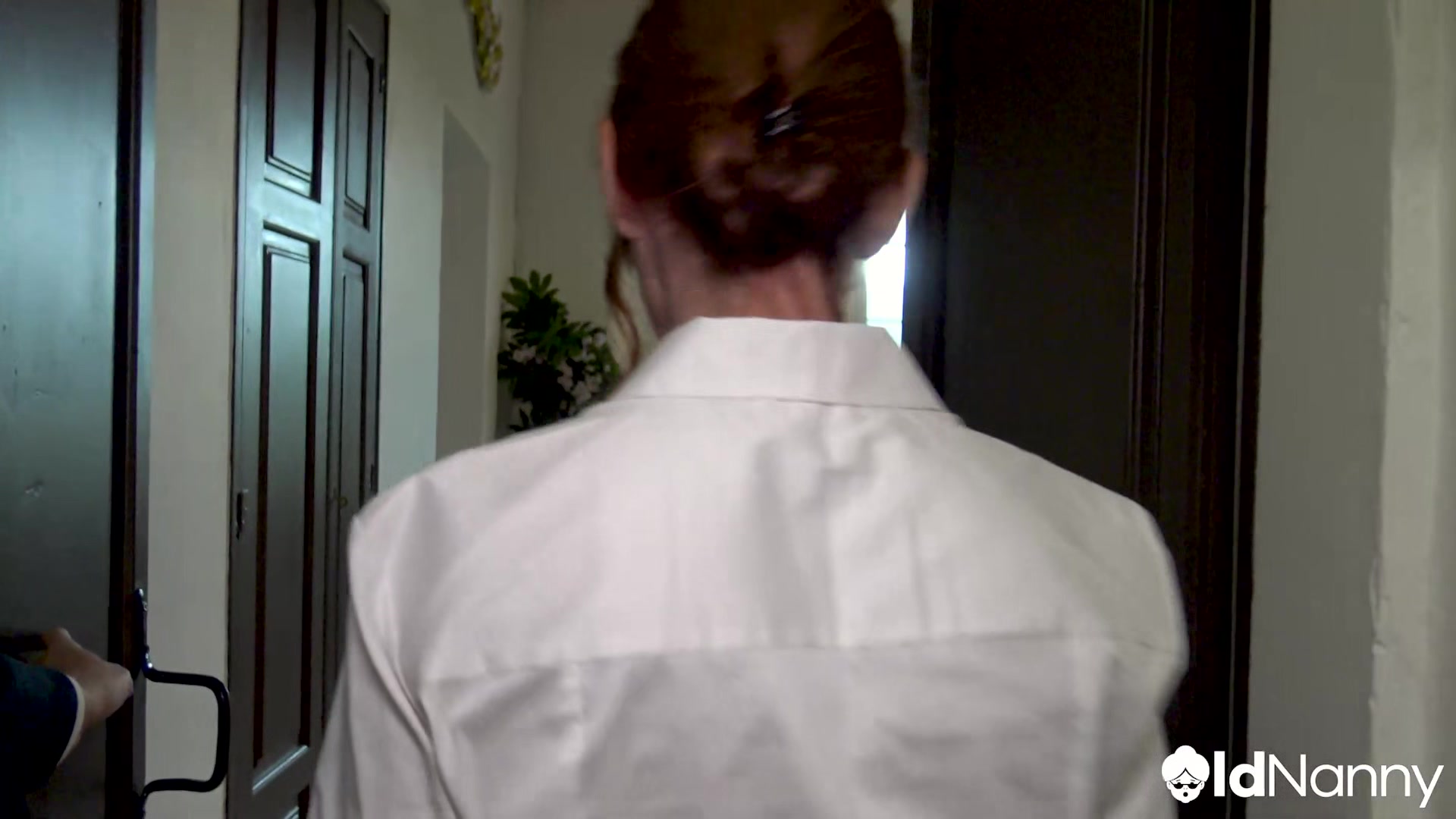 Horny Hotelier With A Tattooed Mature MILF - AGEDLOVE