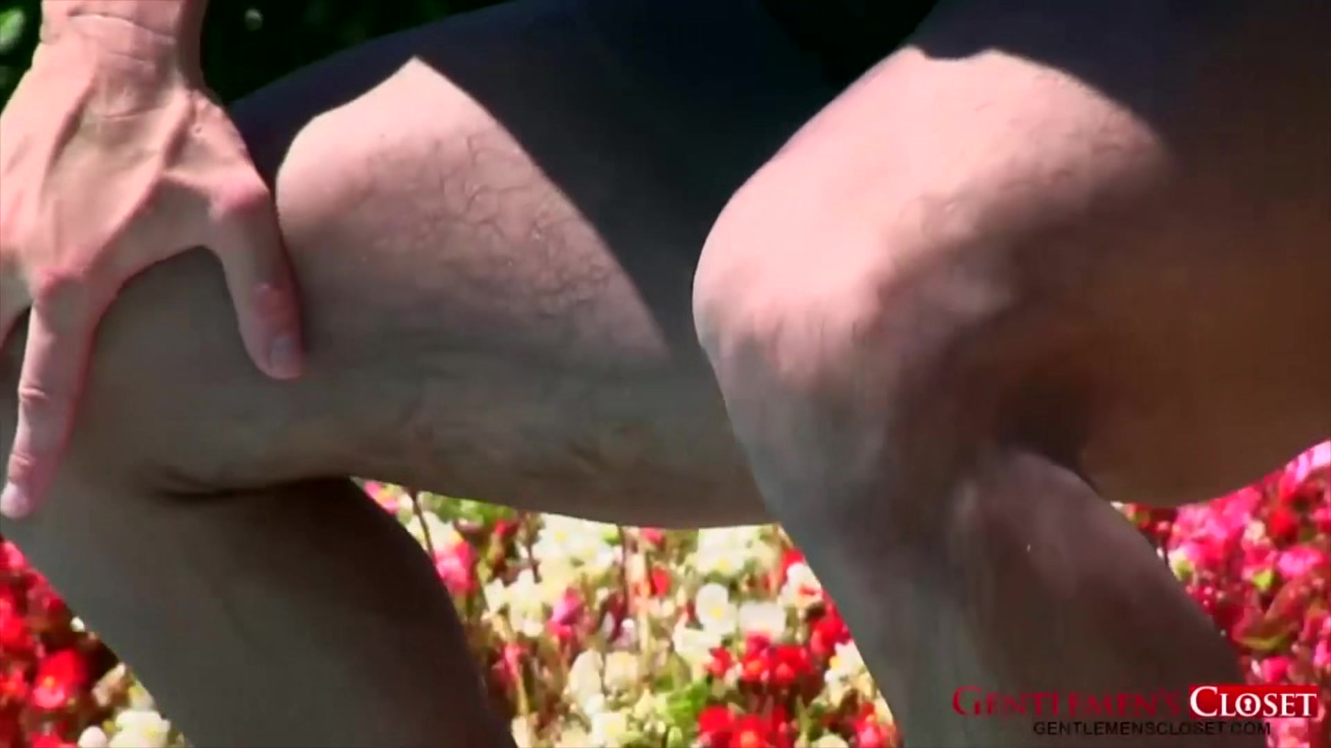 GentlemensCloset: Angelo lets his horny neighbor Trenton deepthroats his massive cock