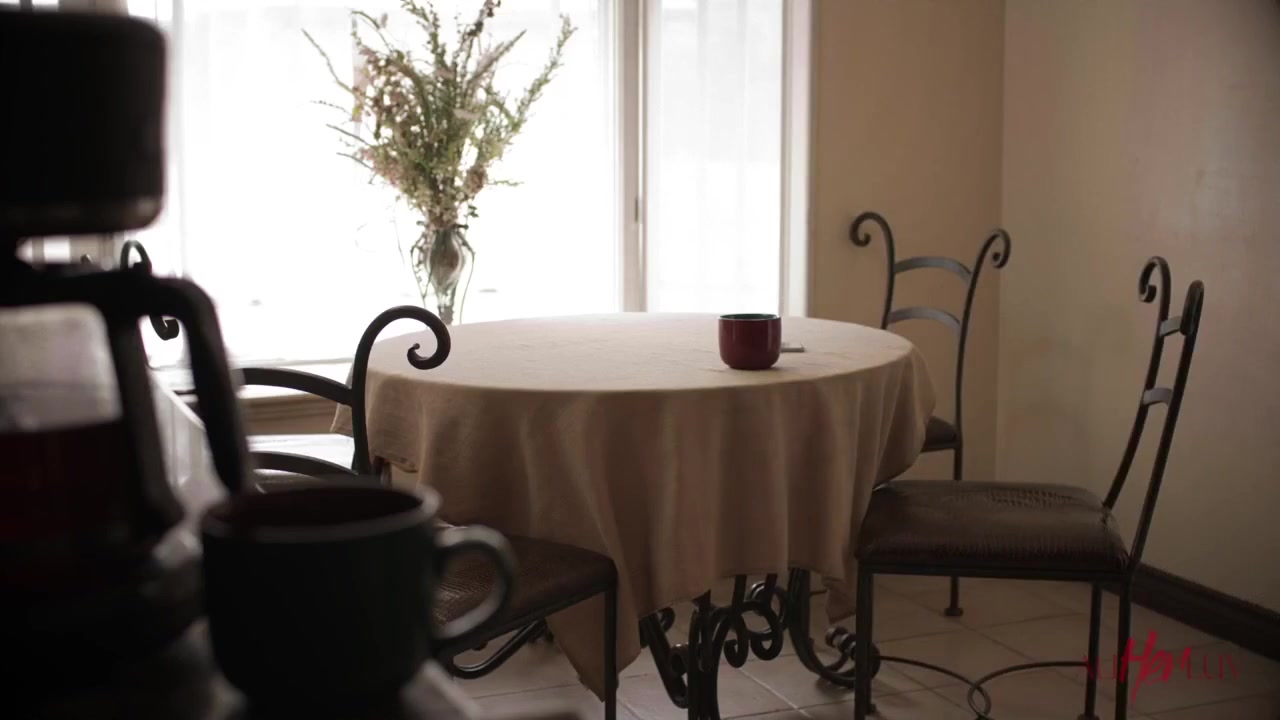 Braylin Bailey And Bailey Rayveness In Rayveness Watching Porn With Step mom Step mom Step daughter
