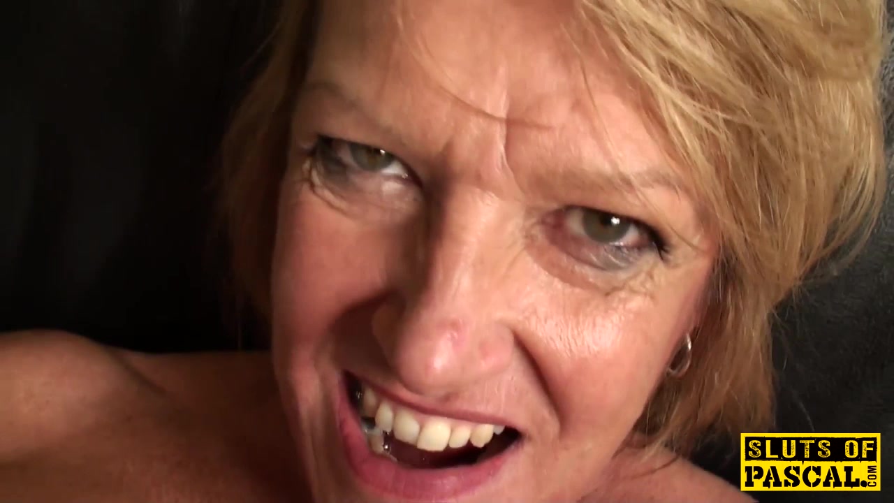 Busty mature brit subs before cuminmouth