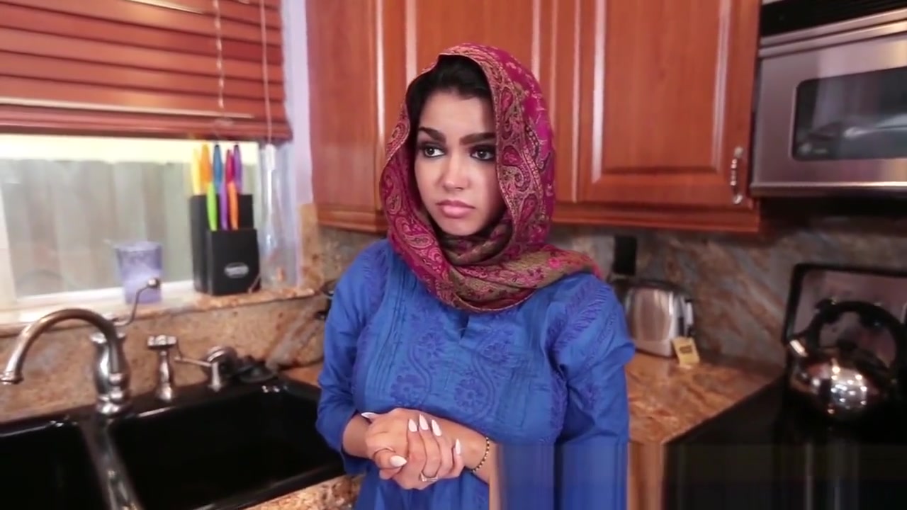 Muslim Arab teen 18+ in Hijab Riding Dick