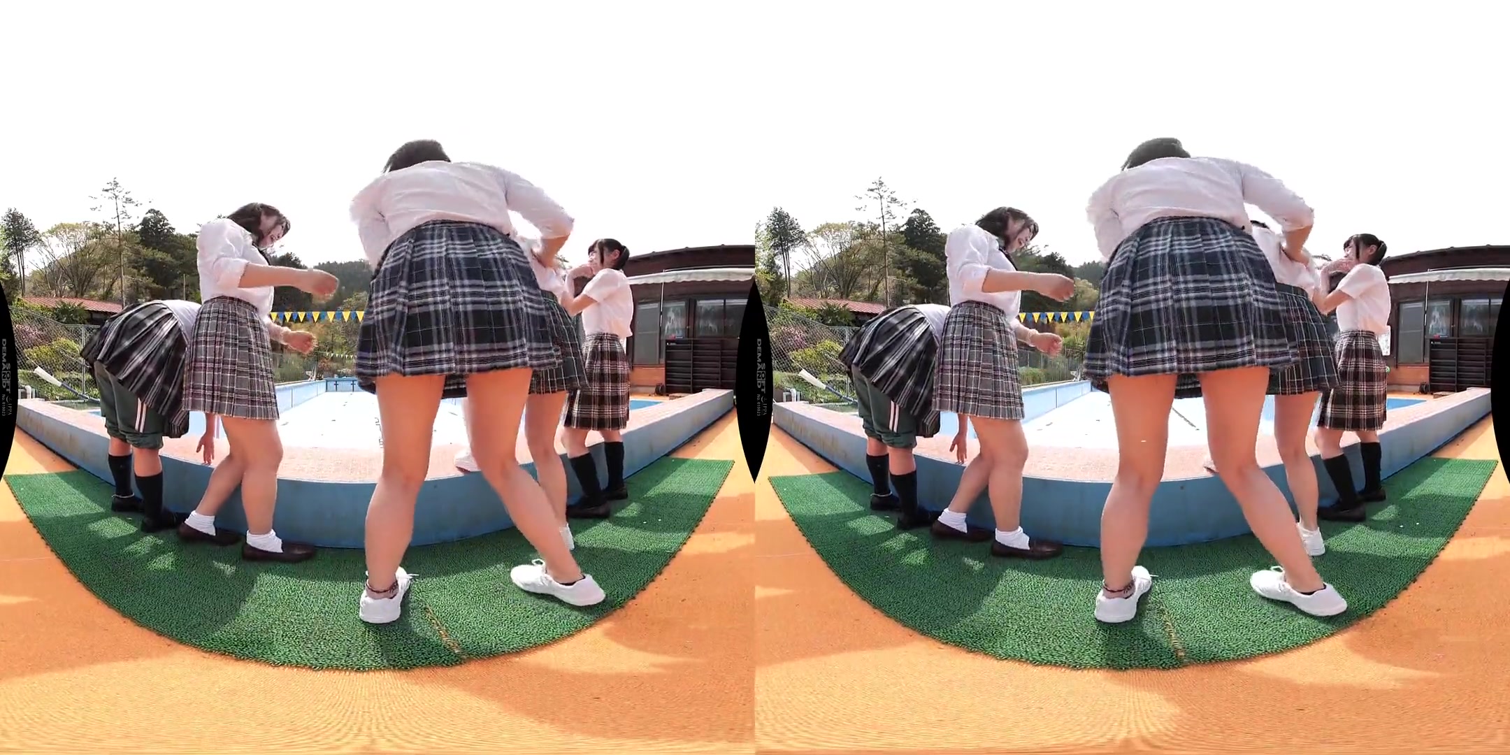 Panty-Shots While Scrubbing the Pool Deck; Japanese schoolgirls 18+ Upskirt Fetish VR Video