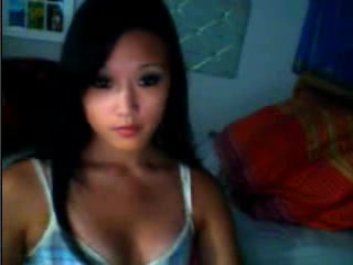 Gorgeous Japanese brunette shows her unforgettable body