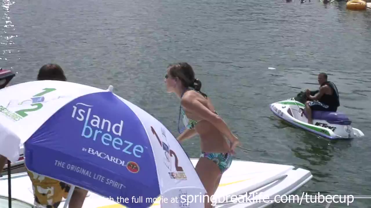 SpringBreakLife Video: Naked In Public On The Water