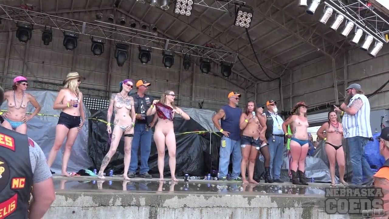 Huge Amateur Wet T Contest At Abate Of Iowa 2016 - NebraskaCoeds