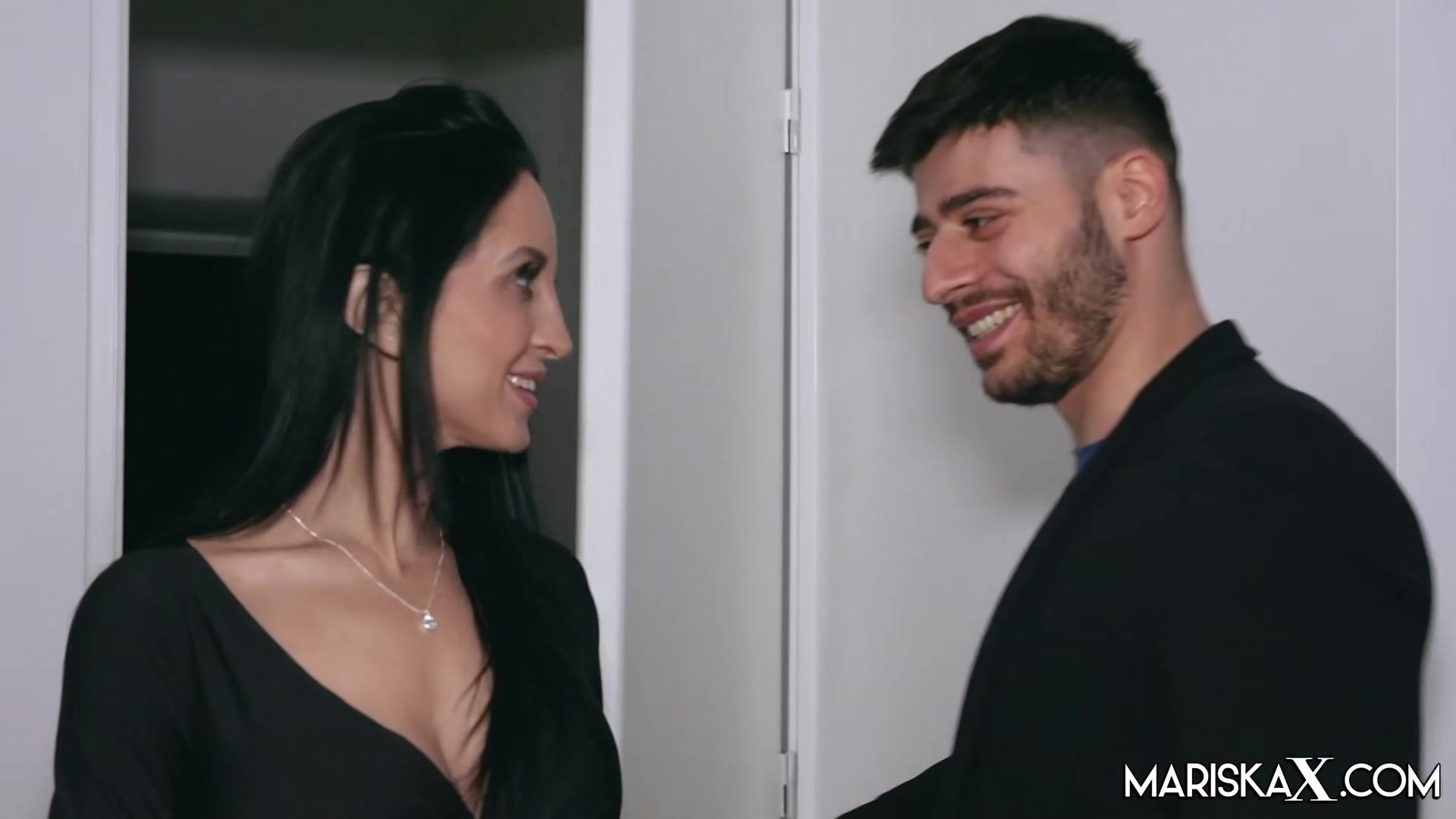 MARISKAX Backdoor office play with Vitoria Vonteese