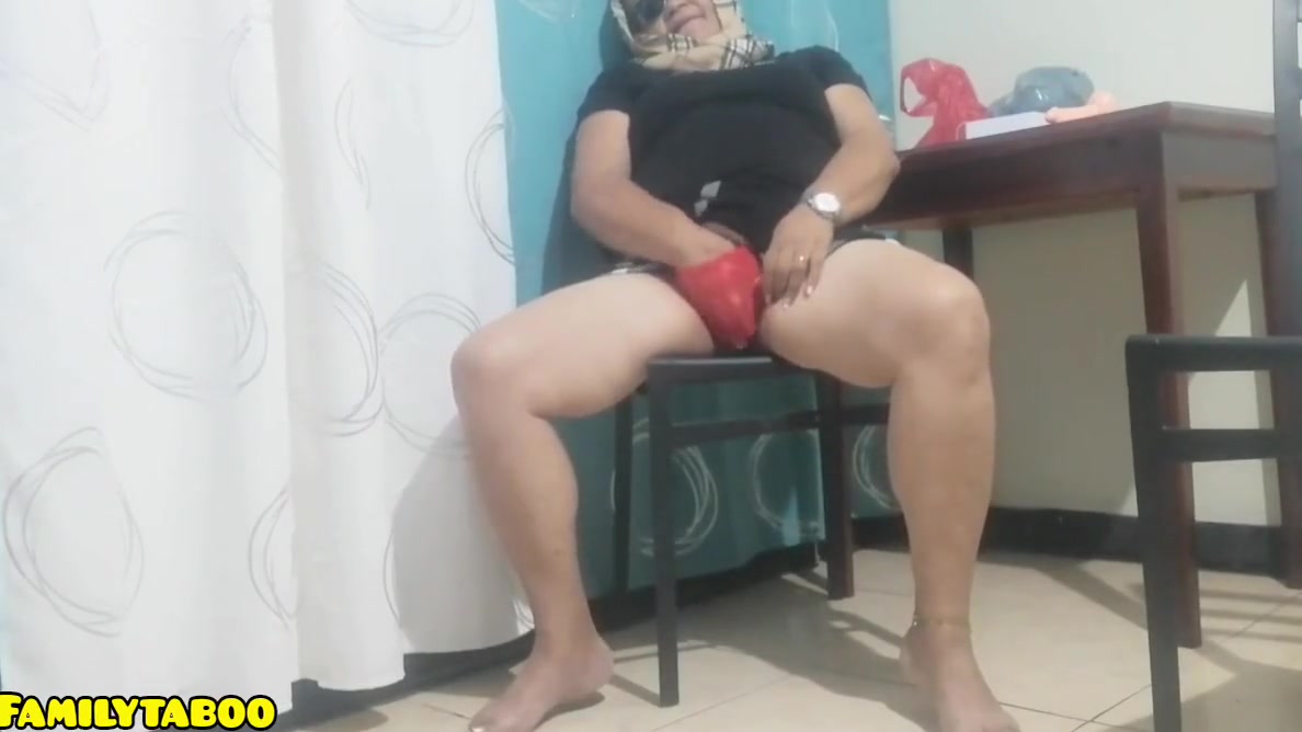 60 Year Old Veteran Grandmother I Find Her Touching Herself And I Make Her Suck Cock