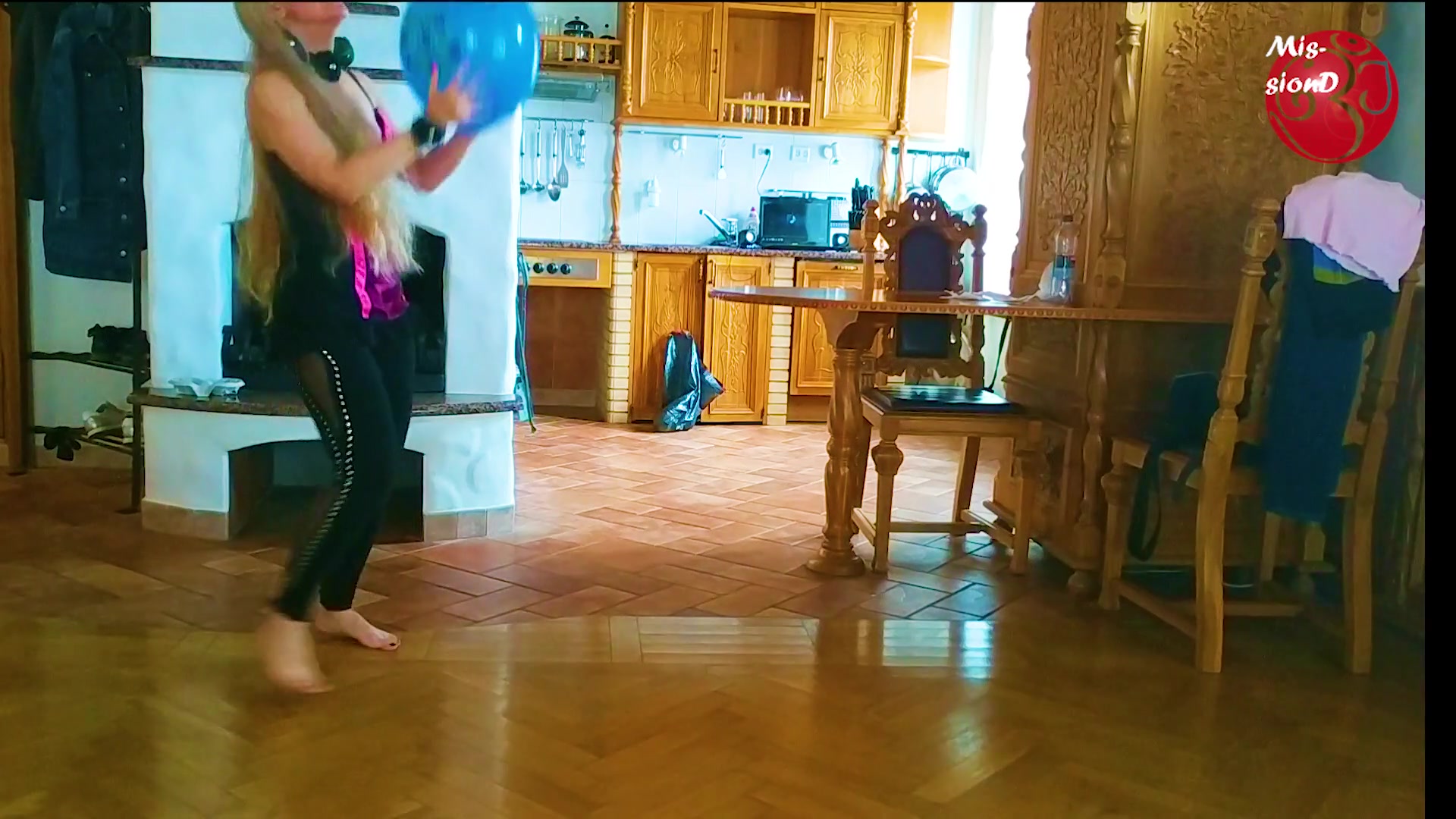 Foot Model With Balloons - Sex Movies Featuring Findom Goaldigger
