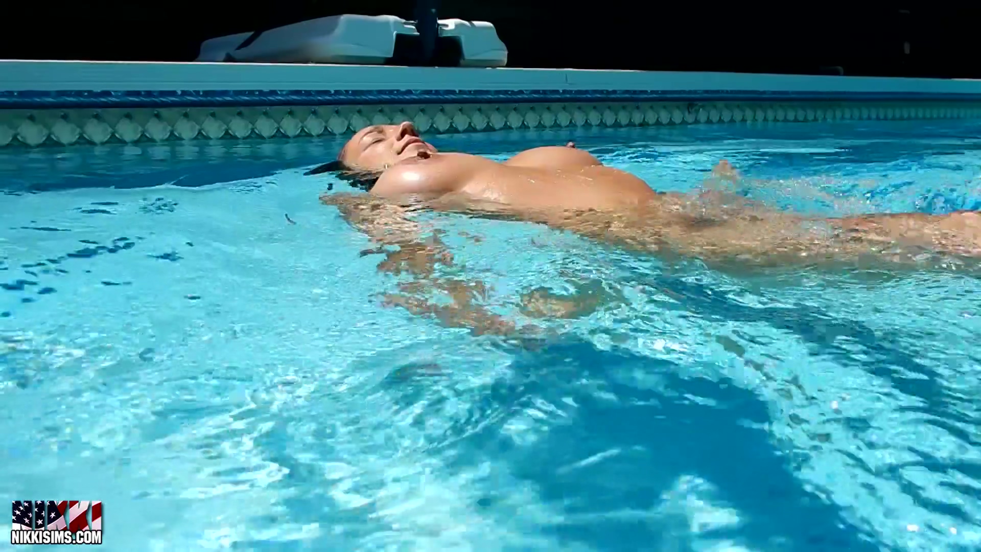 Nippi Swims