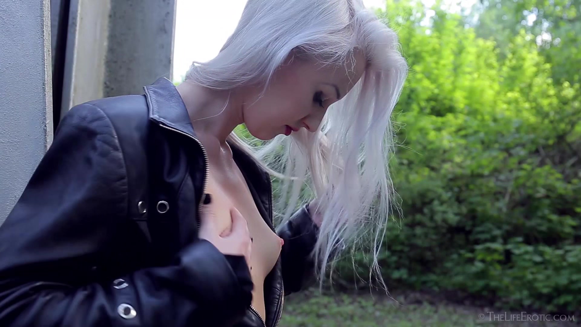 Pause 2 - Adelina White - TheLifeErotic
