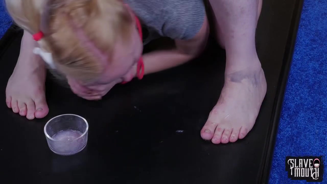 Anneliese Snow messy BJ services her dom