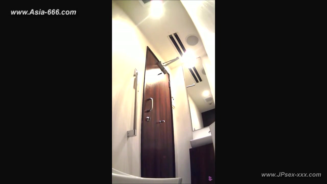 peeping Korean restaurant toilet.37