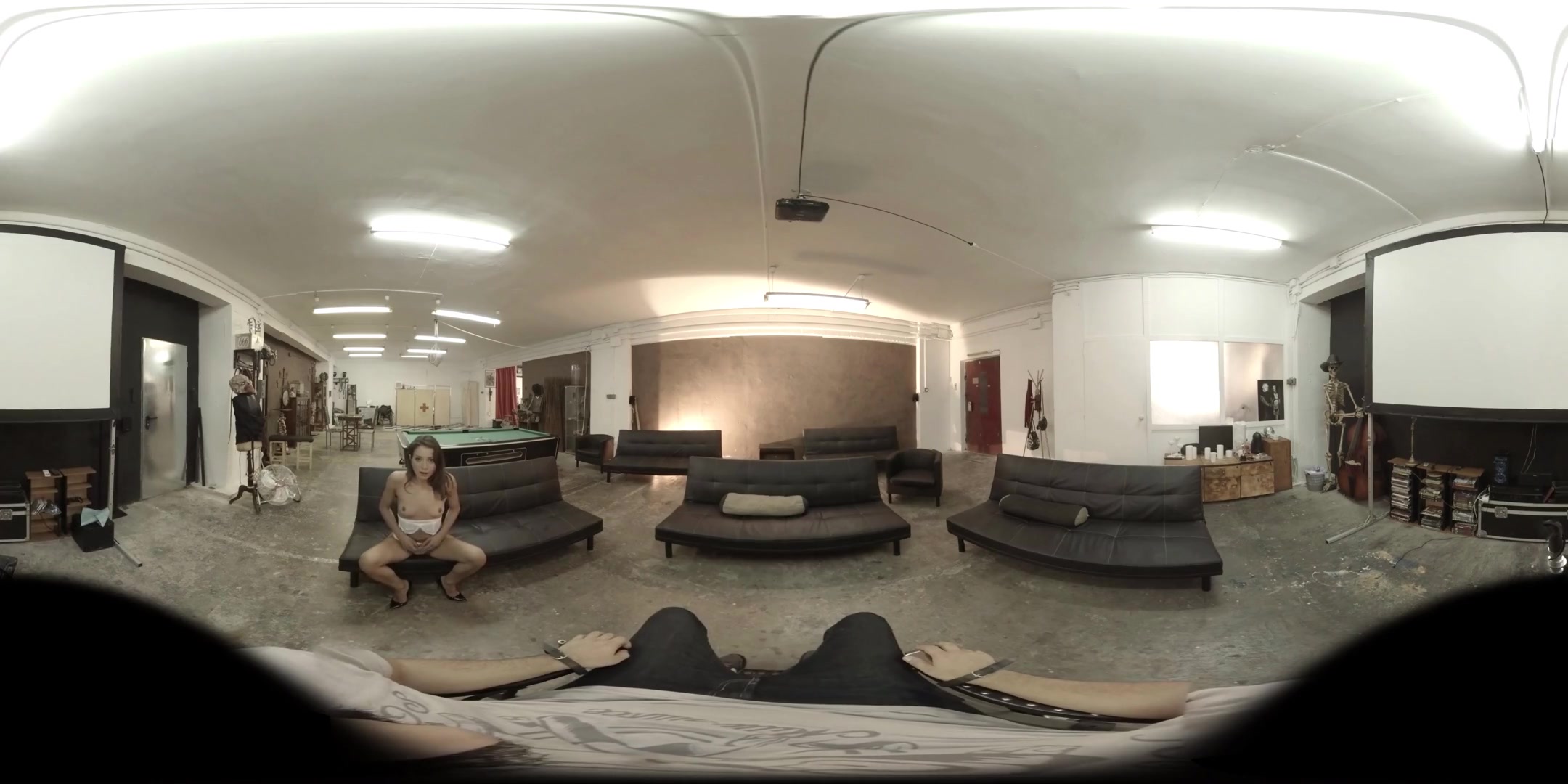 Valentina Bianco in Valentina's Studio: Catch My Attention - VirtualPorn360