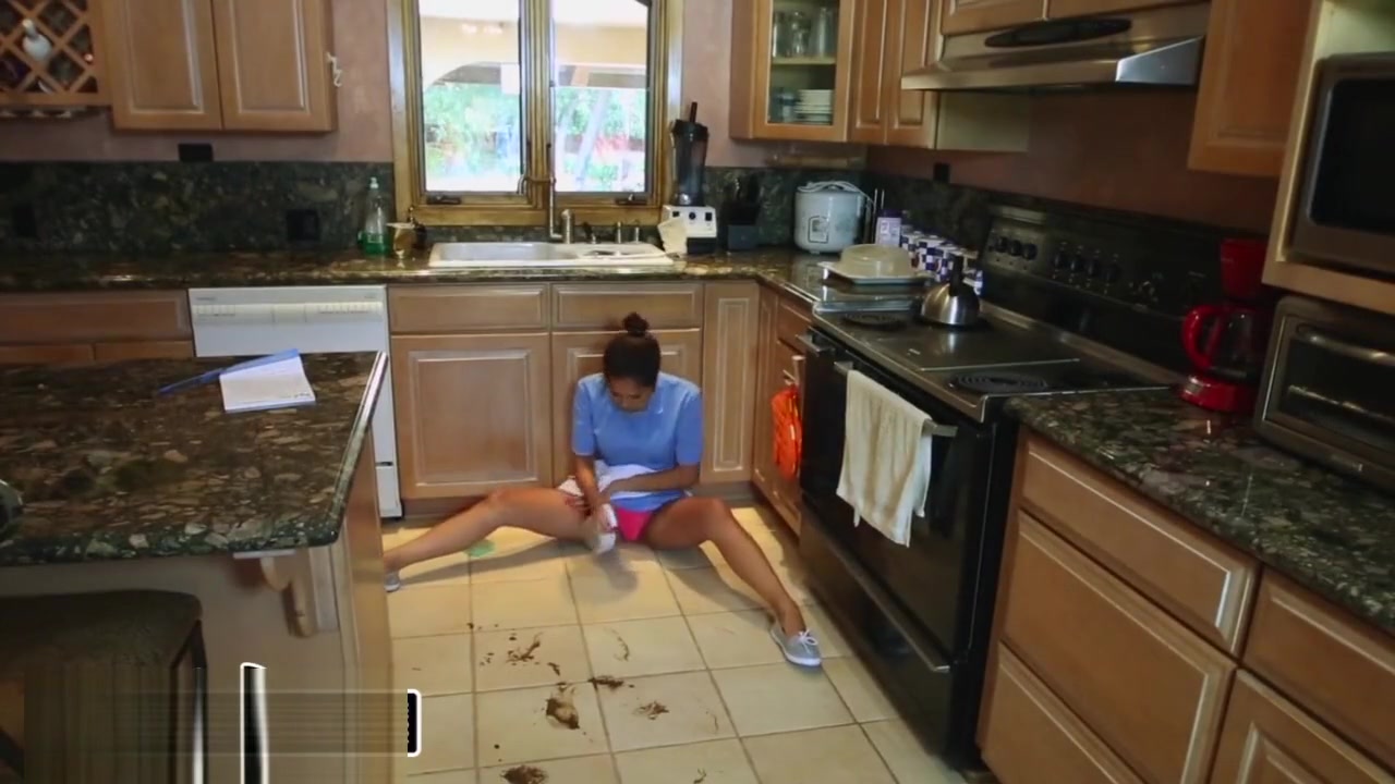 BANGBROS - MILF Julia Ann Stepmom Threesome With Latina Maid Abby Lee Brazi