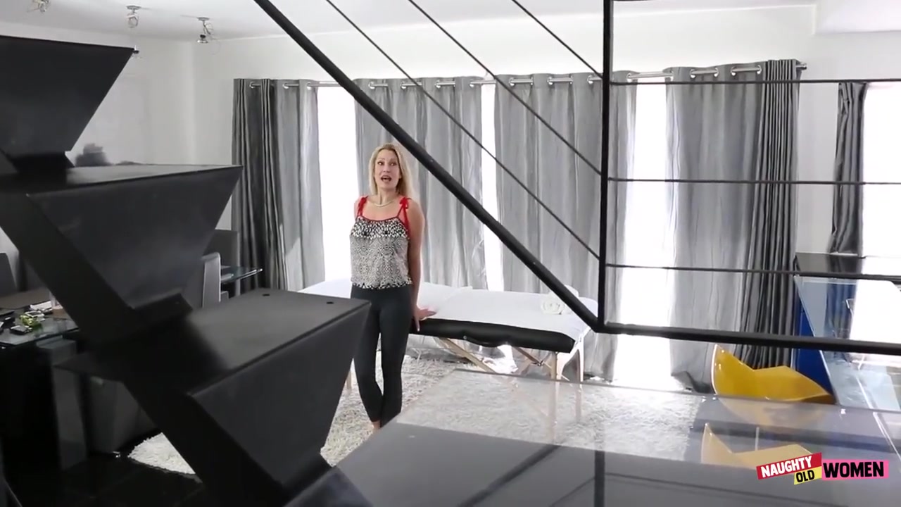 Mature Blonde With Splendid Jugs And Ass Is Giving This Cutie A Sensual Massage