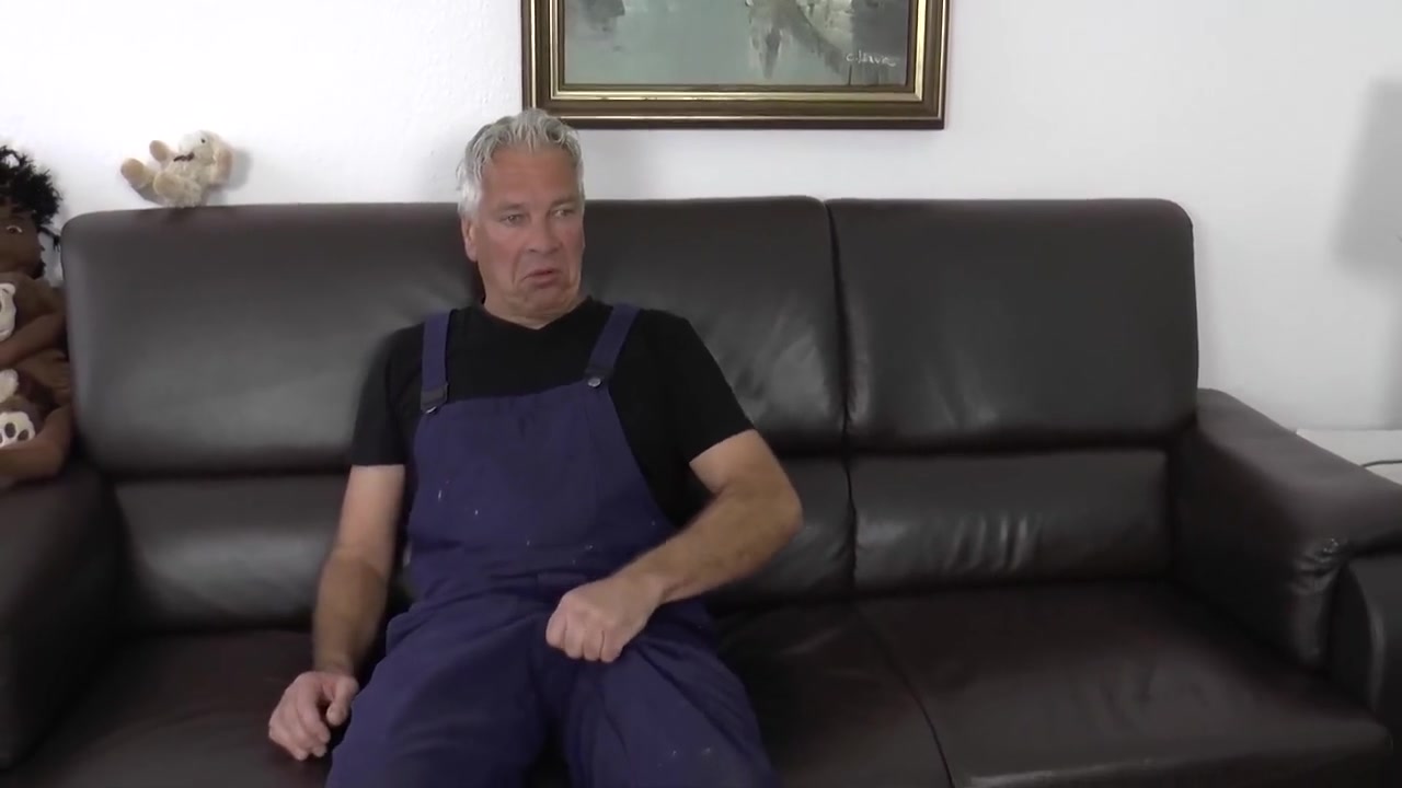 Deutsche Milf Und Ihr Dildotester
