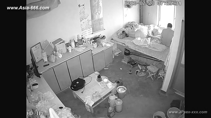 Hackers use the camera to remote monitoring of a lover's home life.***