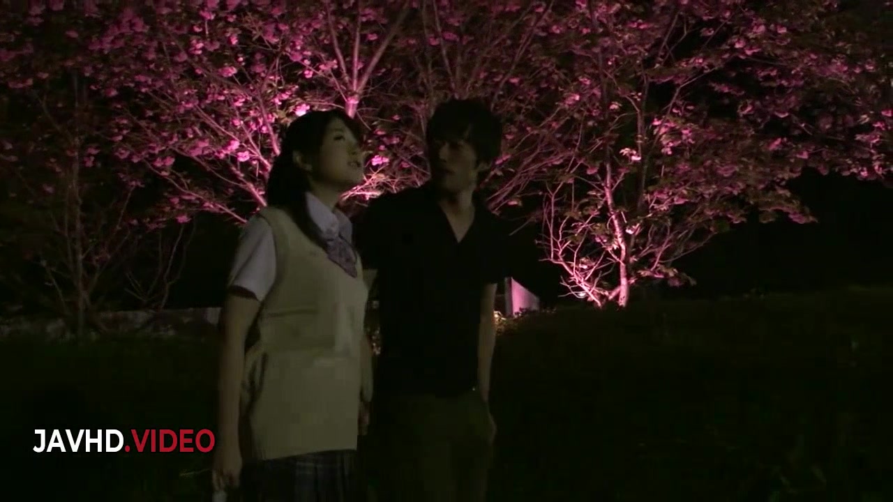 Hot Japanese beauty shares steamy intimate moments