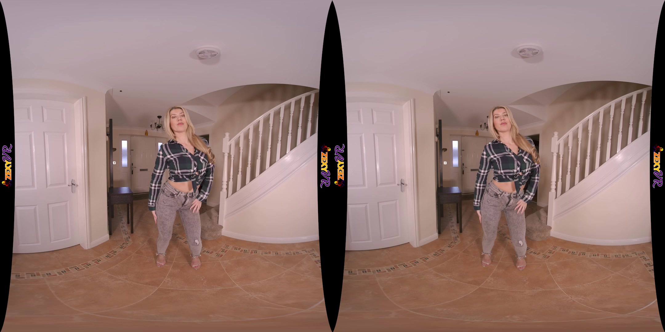 Tease Me featuring Minnie - ZexyVR