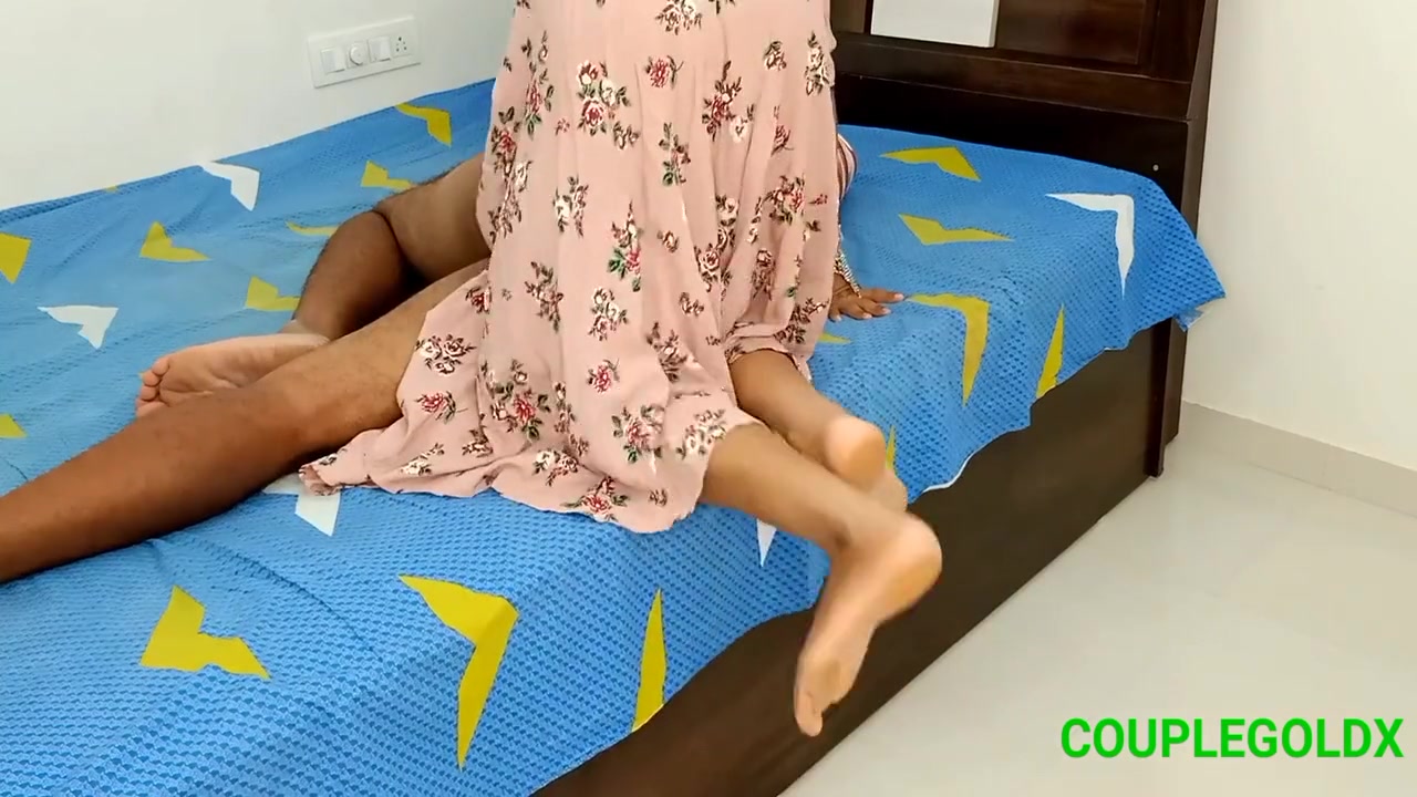 Komal Ne Apne Pati Ke Gand Me Zadu Dal Diya