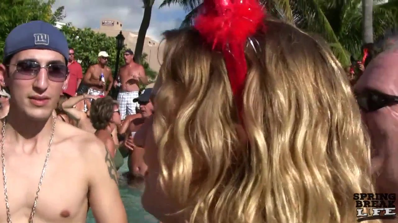 Naked Pool Party - SpringbreakLife