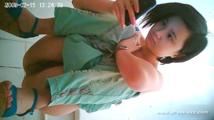 chinese girls go to toilet.14