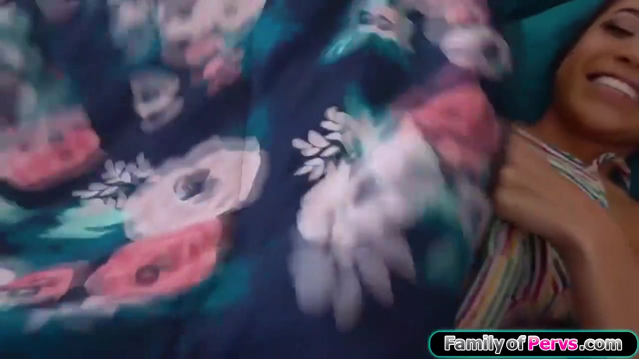 Cute Stepdaughter Masturbate Ifo Stepdad With Vina Skyy