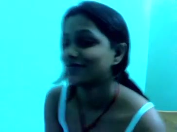 Extremely hot bhabi strips and shows her assets
