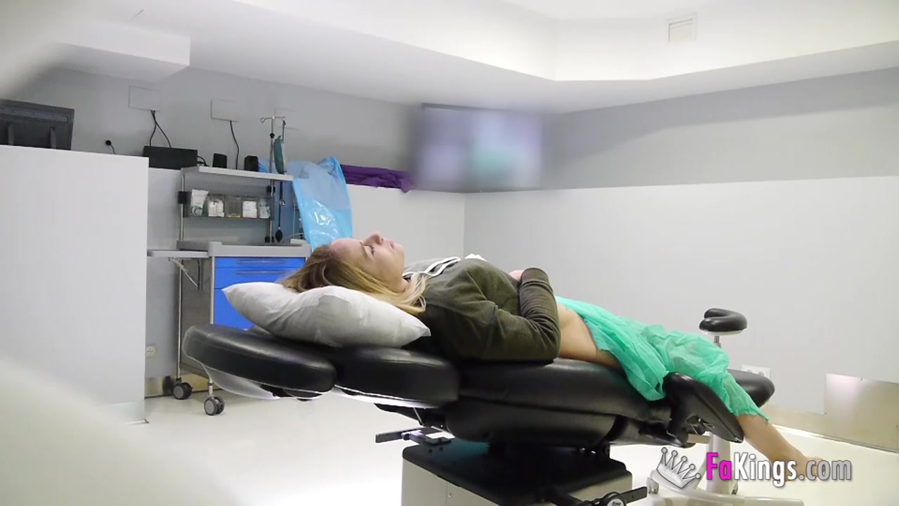 Doctor fuck his patient while husband is outside