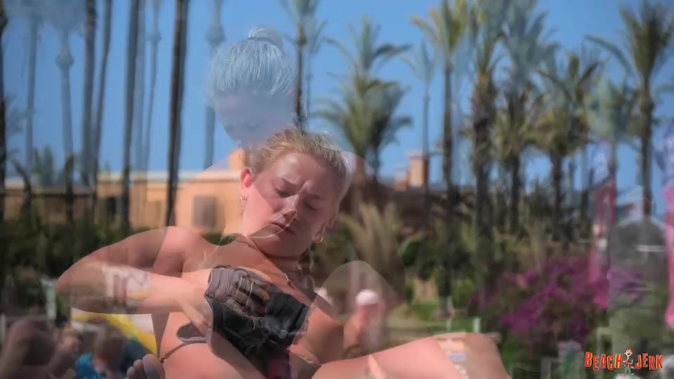 Mandy sandy - BeachJerk