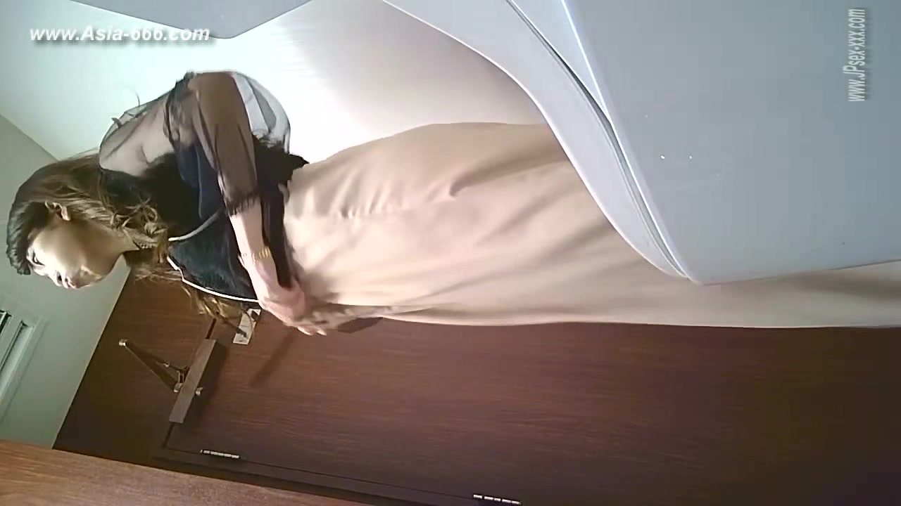 peeping japanese ol go to toilet.13