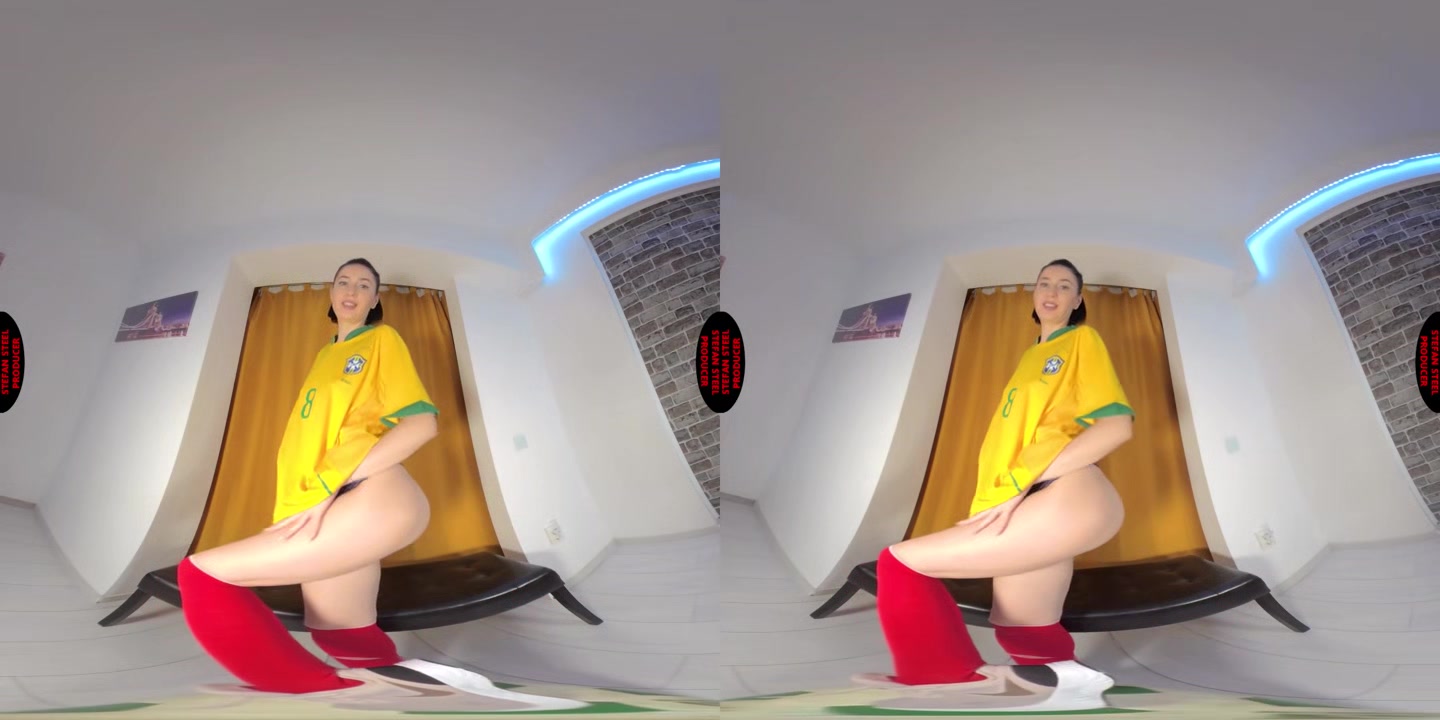 She Loves Football - SteelVR