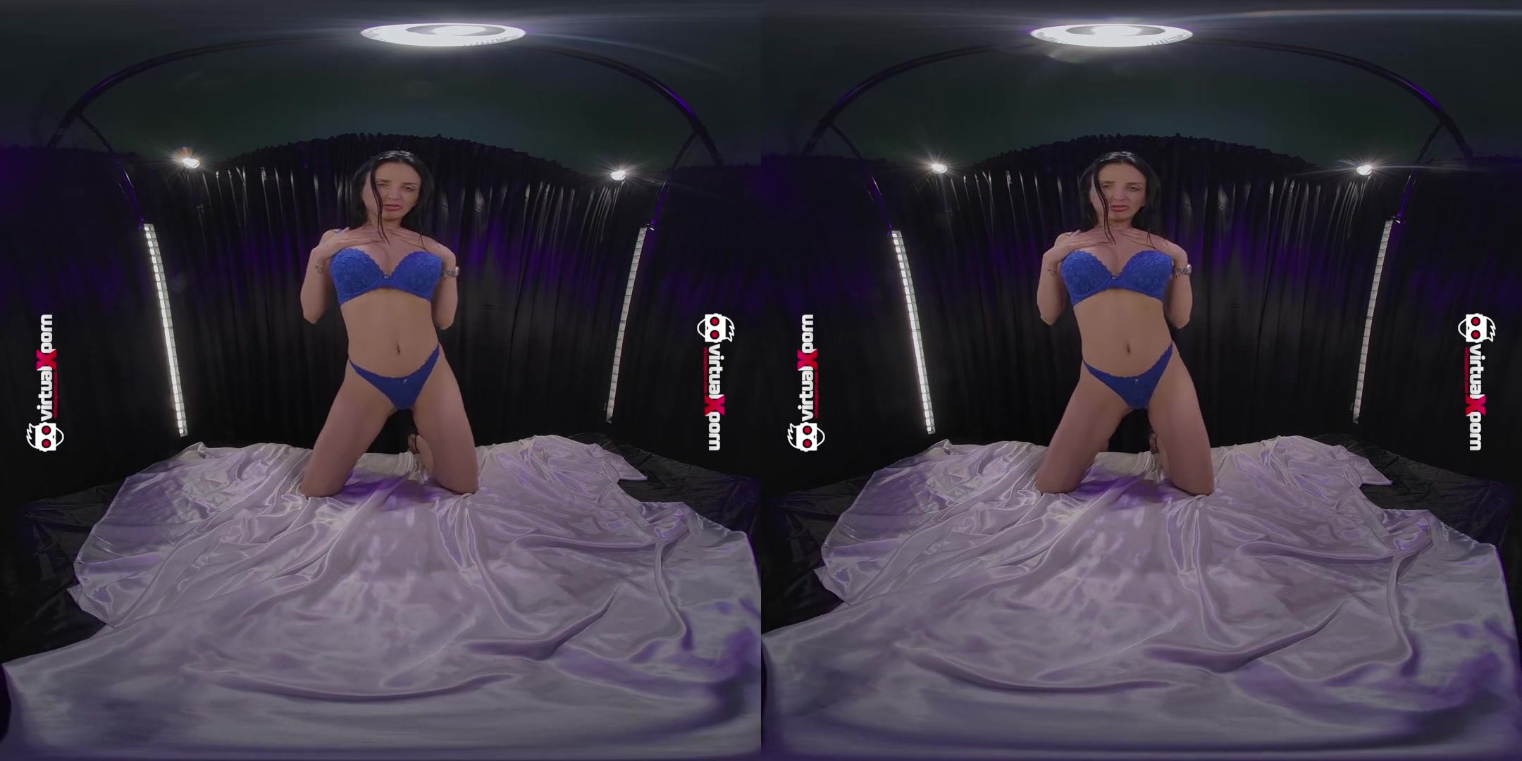 Vitoria Vontese Stretch Her Pussy Hole Extreme