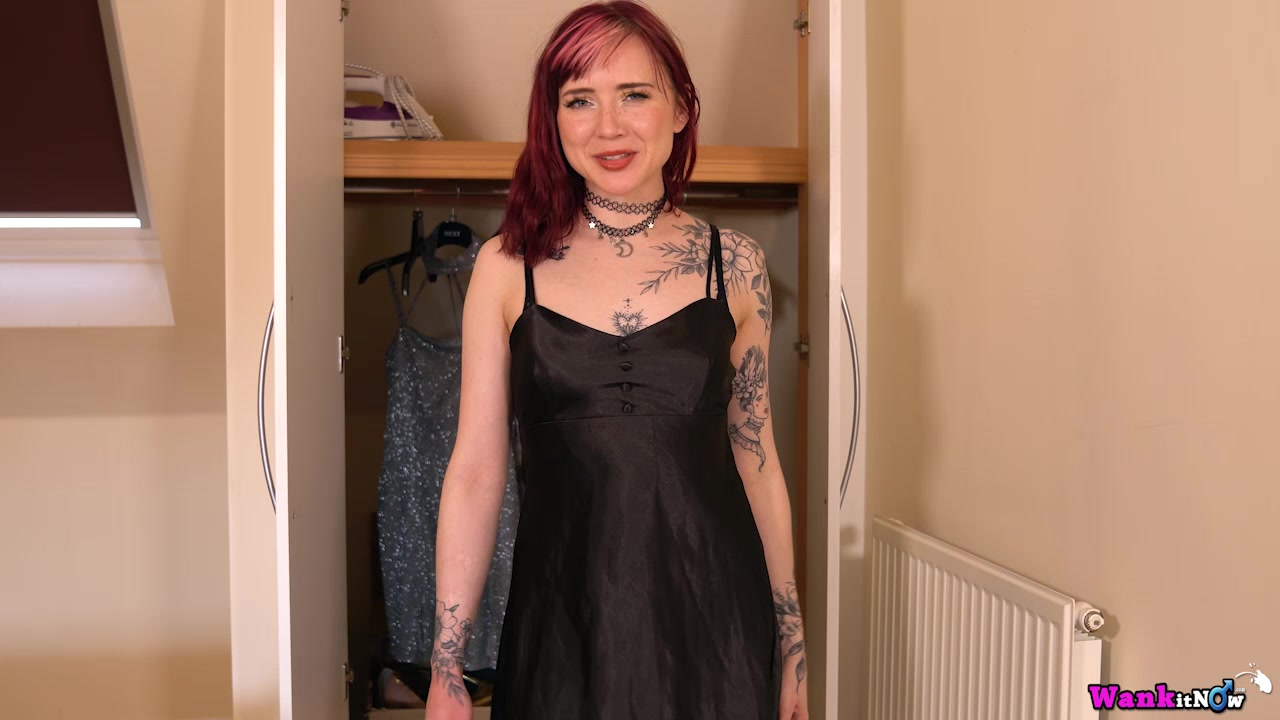 Eva Ray - Which Outfit? - Sexy Videos - WankitNow