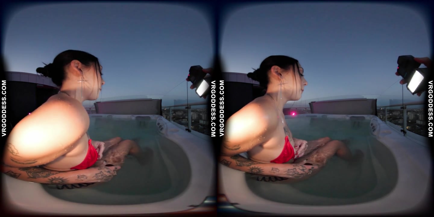 Dora Dildo Masturbating In Rooftop Jacuzzi At Sunset