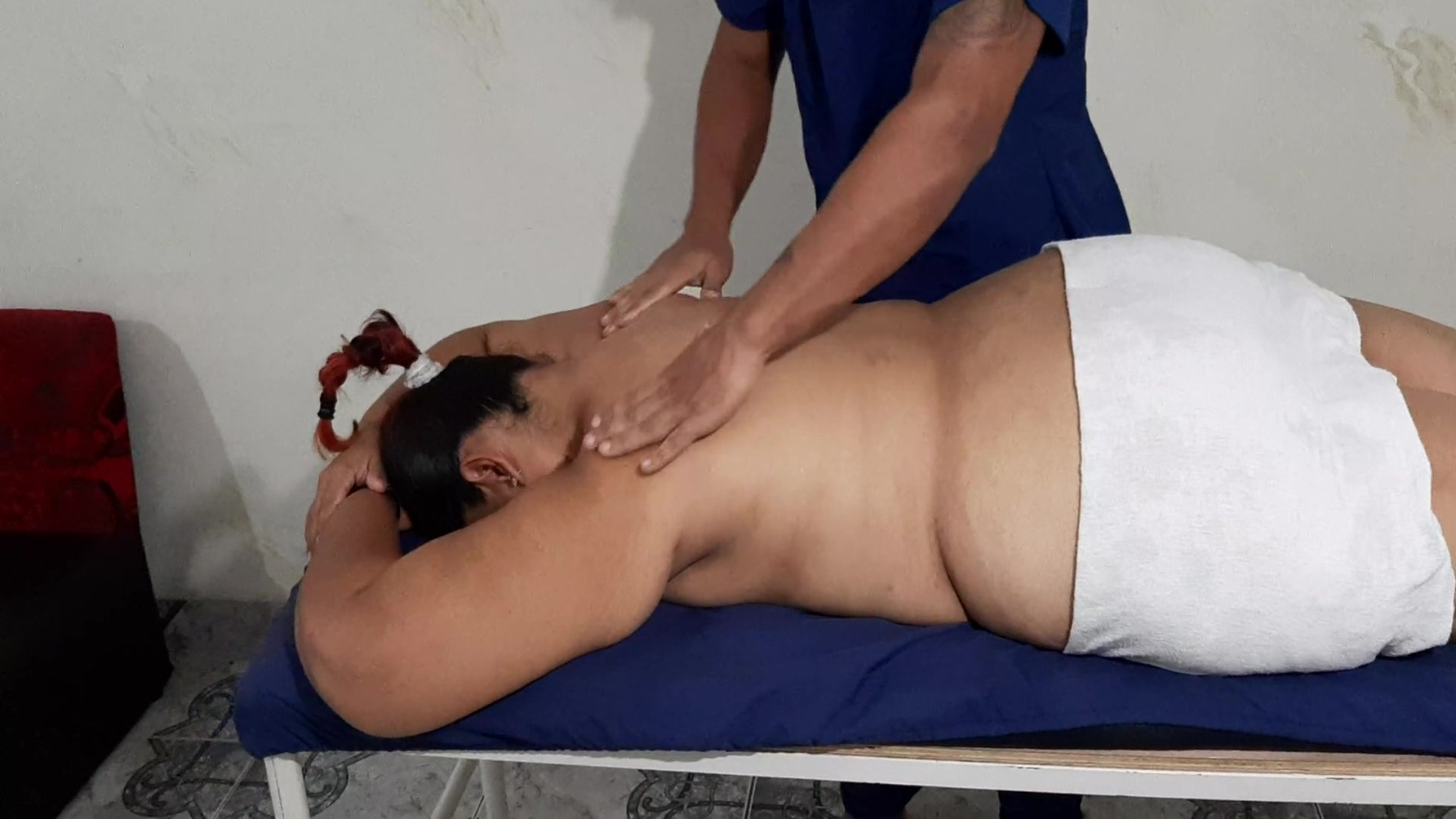 A Massage For A Rich Mature Woman