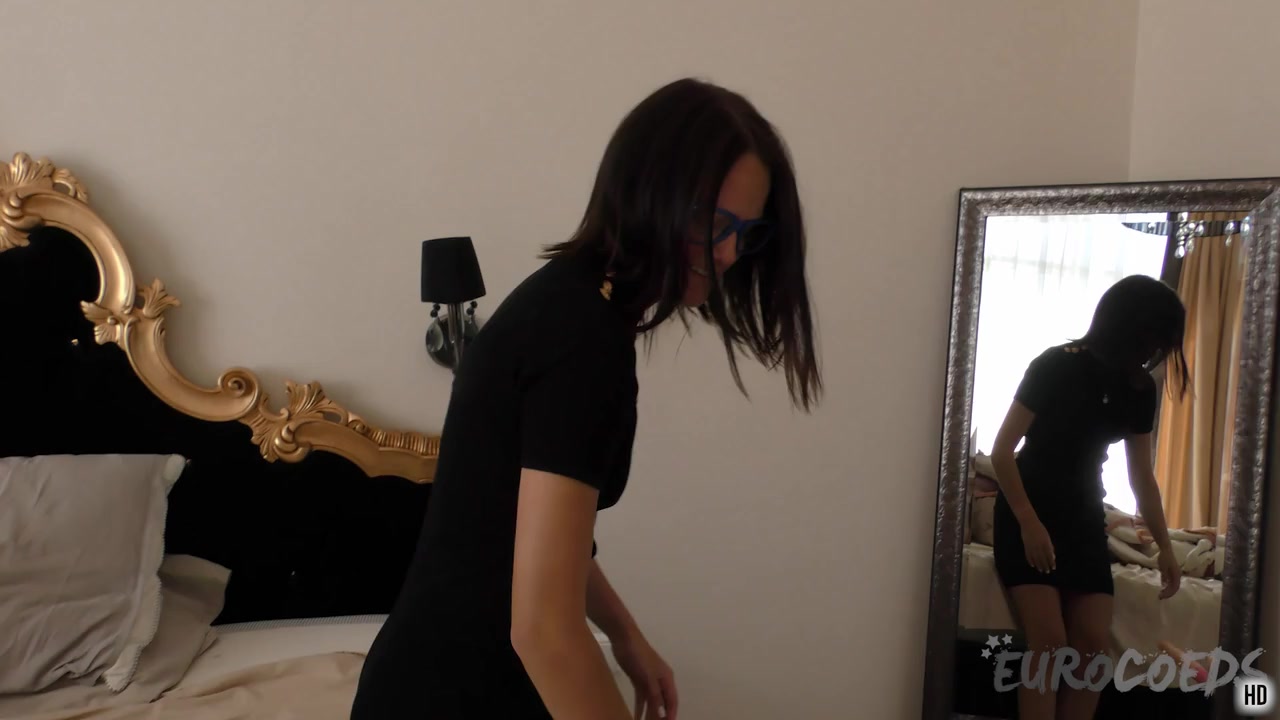 Fucking Machine Fucking Hot 18yo Rosalina Lucky Cameraman Rubbing Her Clit