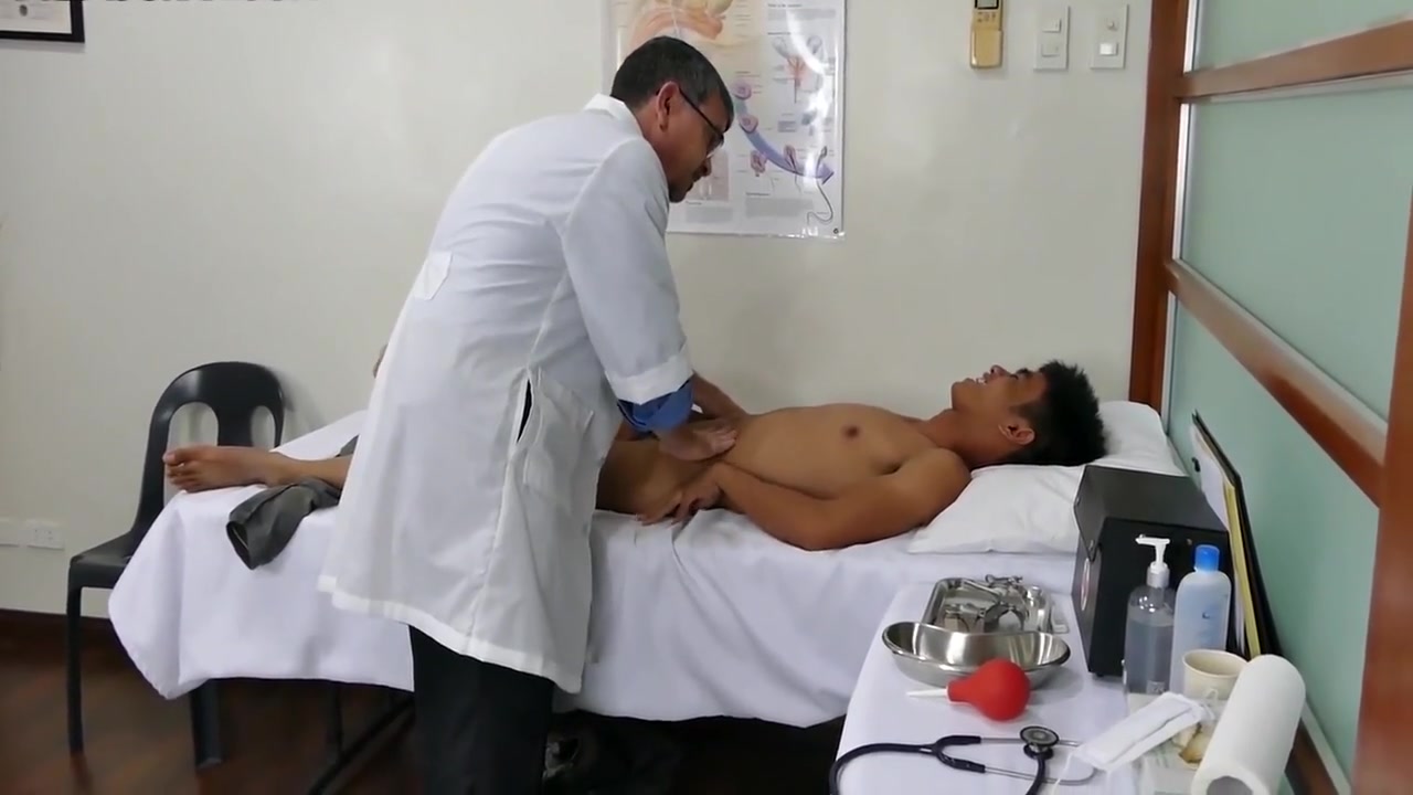 Asian Twink Barebacked By White Dilf Doctor After Check