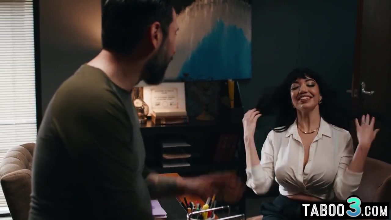 Nasty Wife Seduces The Director With Tommy Pistol And Little Puck