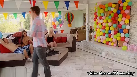 Cherry Torn Taylor Rosso Johnny Nitro Joey Brass Richie Calhoun in The Sex Party - 21Sextury